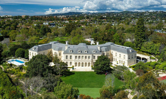 Hình ảnh toàn cảnh Biệt thự The Manor (Los Angeles, California) nhìn từ trên cao