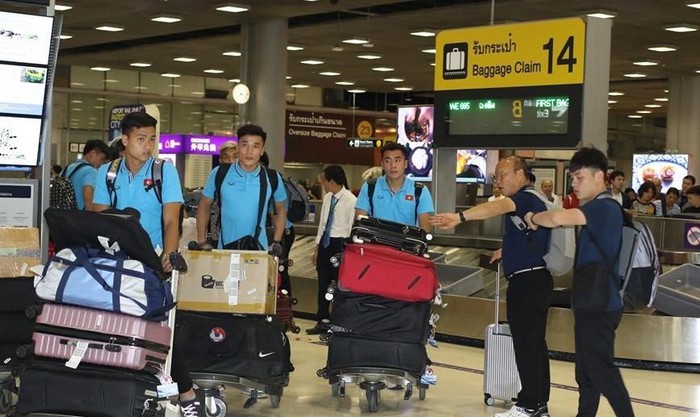 Hình ảnh một số cầu thủ U23 Việt Nam ở sân bay