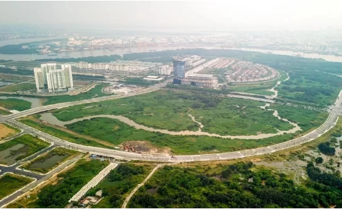 Hình ảnh một góc khu đô thị mới Thủ Thiêm nhìn từ trên cao với những ô đất chia lô xen kẽ cây xanh