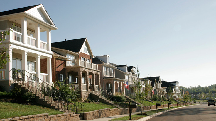 Hình ảnh nhiều ngôi nhà tại khu phố ở Mỹ