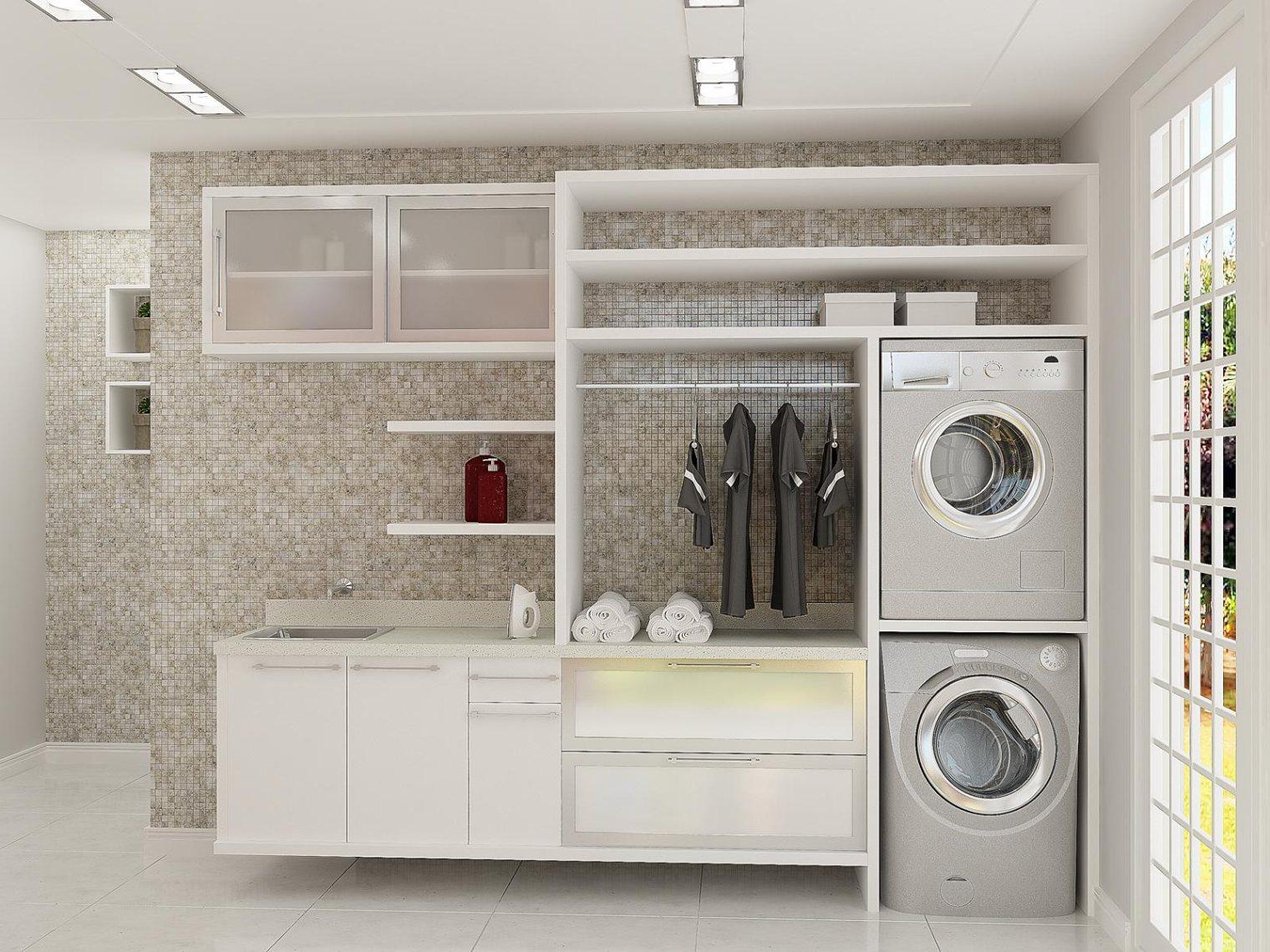 Hình ảnh toàn cảnh phòng giặt tiện nghi với tủ kệ lưu trữ màu trắng, thanh kim loại treo đồ