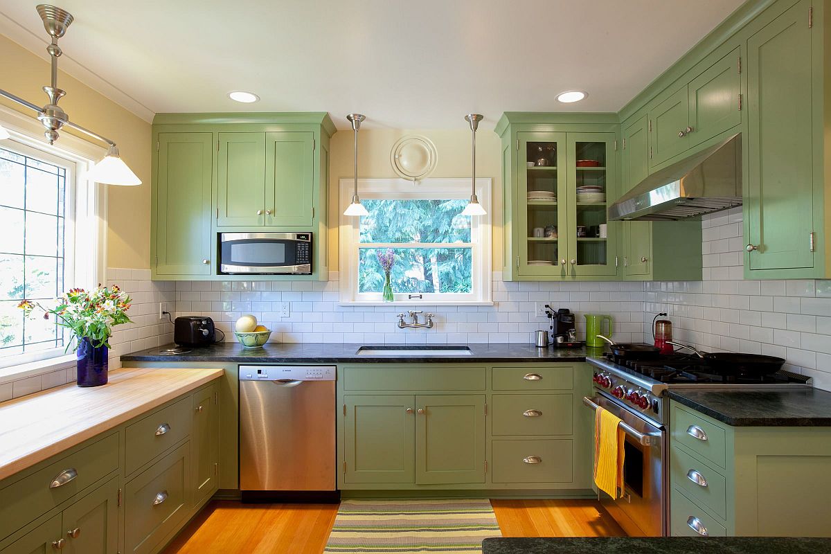 hình ảnh phòng bếp với hệ tủ màu xanh lá cây nhẹ nhàng