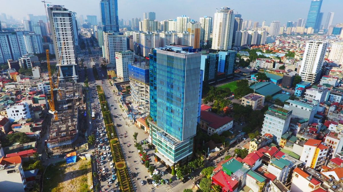 hình ảnh một góc nội đô thành phố Hà Nội có nhiều tòa nhà cao tầng