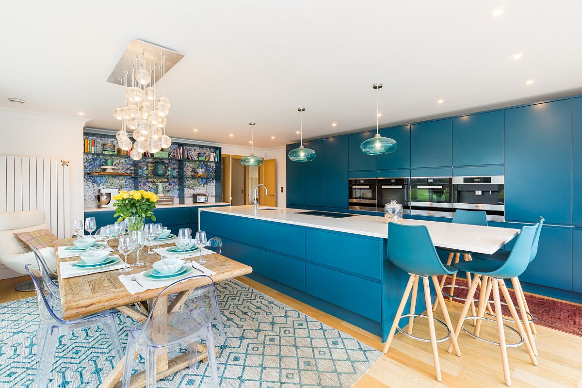 hình ảnh mẫu thiêt kế phòng bếp kết hợp phòng ăn màu xanh ngọc lam thanh lịch