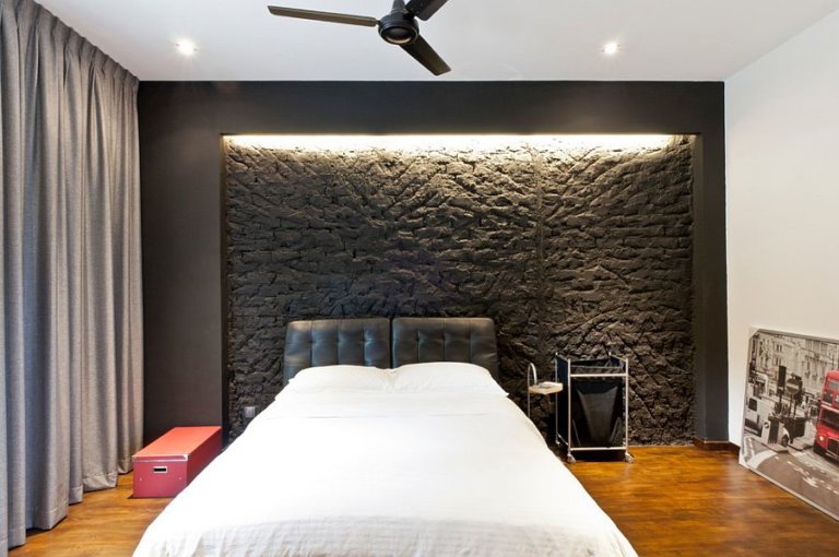 hình ảnh phòng ngủ ấn tượng với tường gạch màu xám đen