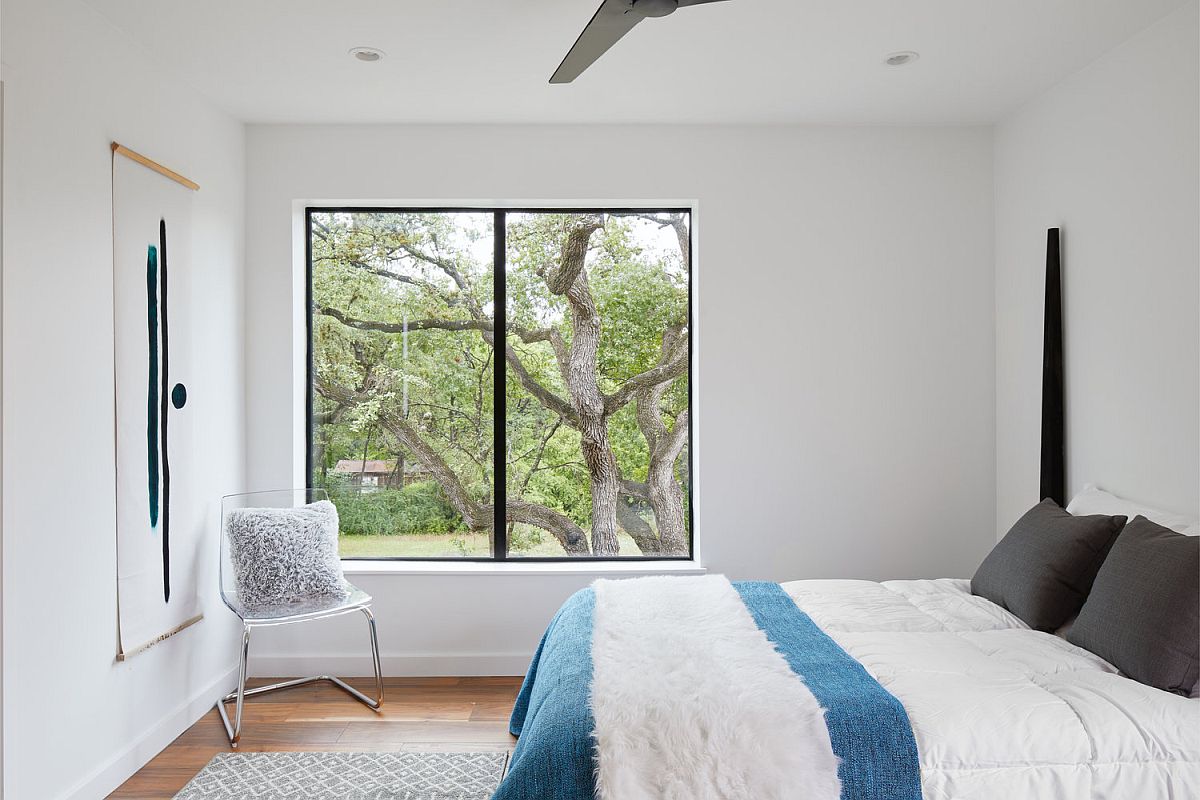 hình ảnh phòng ngủ hiện đại màu trắng đẹp với cửa sổ kính trong suốt