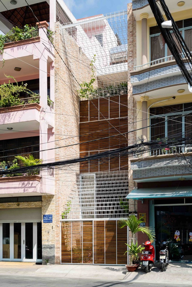 hình ảnh toàn cảnh mặt tiền ngôi nhà phố Sài Gòn