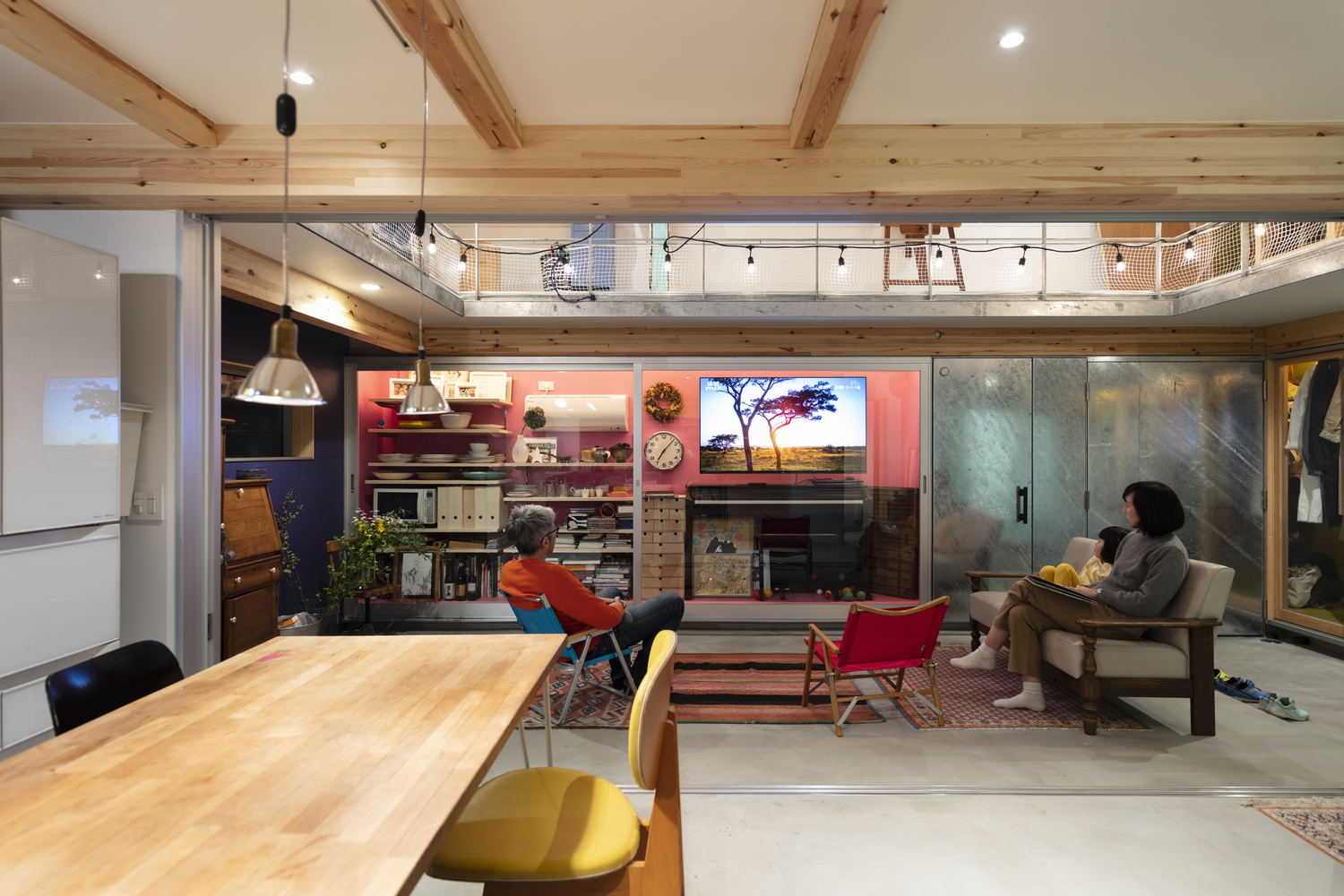 không gian sinh hoạt chung trong ngôi nhà Nhật nửa mái