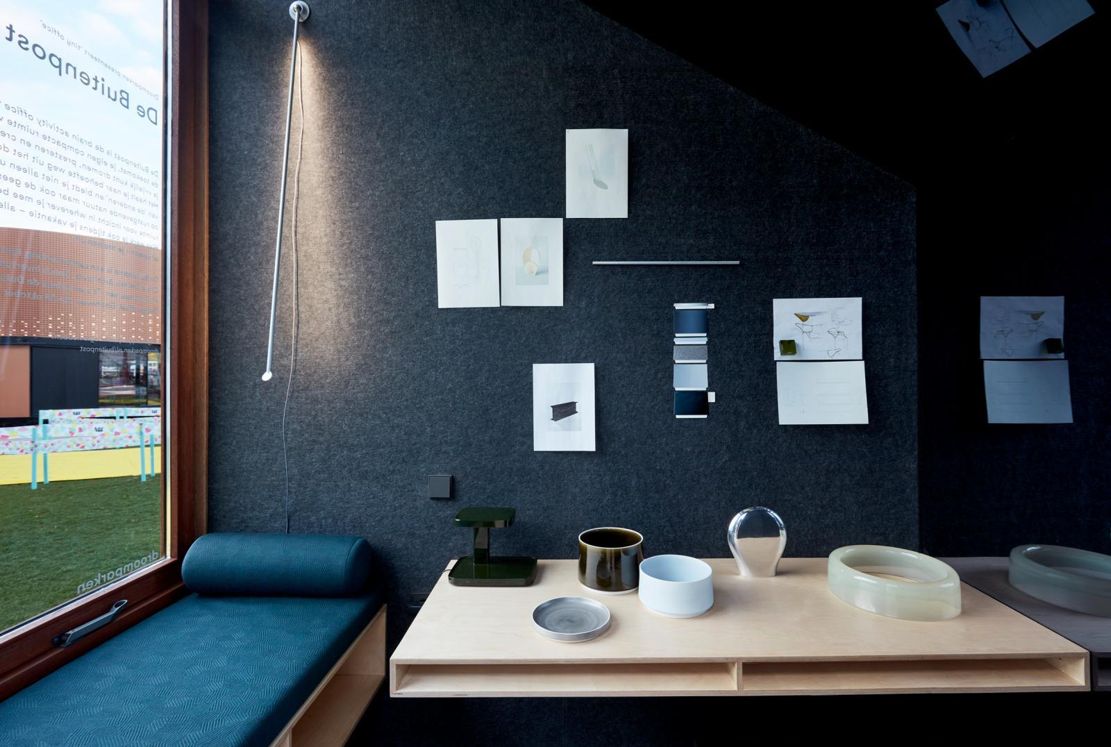 Nội thất văn phòng tí hon được thiết kế bởi ba đơn vị Raw Color, Thomas Ballouhey và Tijmen Smeulders.