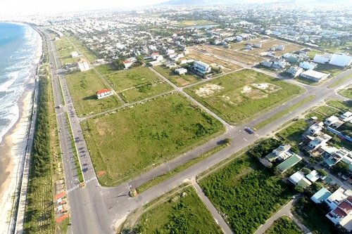 hình ảnh một góc Đà Nẵng nhìn từ trên cao với nhiều thửa đất trống