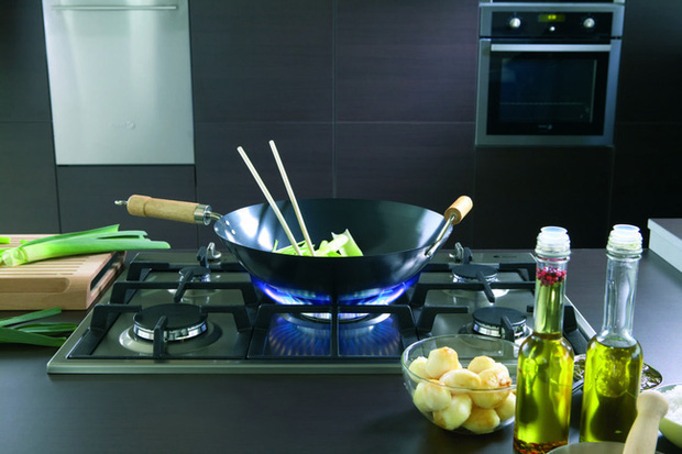 hình ảnh minh họa cho việc nấu nướng bằng bếp ga gây ô nhiễm không khí trong nhà