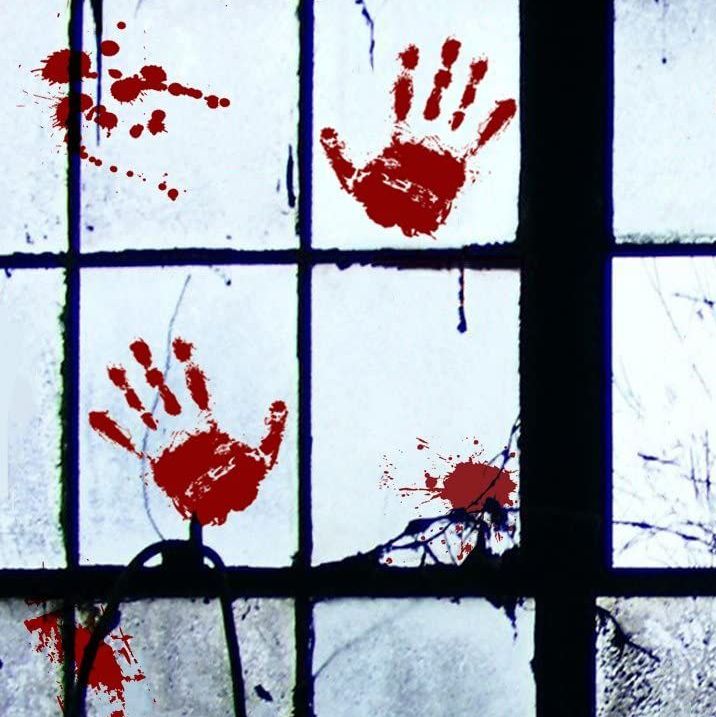 decal cửa sổ hình dấu tay đầy máu