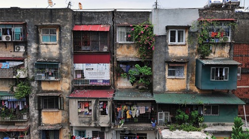 Khẩn trương di dời các hộ dân tại chung cư cũ nguy hiểm ở Hà Nội