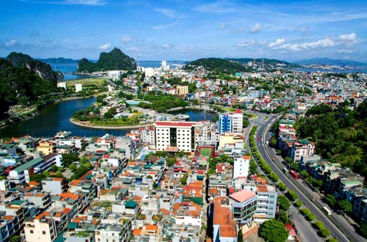 hình ảnh một góc TP. Hạ Long, tỉnh Quảng Ninh nhìn từ trên cao