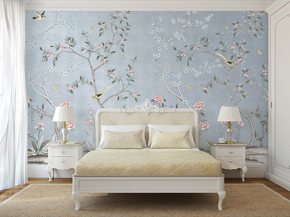 Phông nền trang trí đầu giường mang đến vẻ đẹp lãng mạn, ngọt ngào cho không gian phòng ngủ phong cách Chinoiserie.