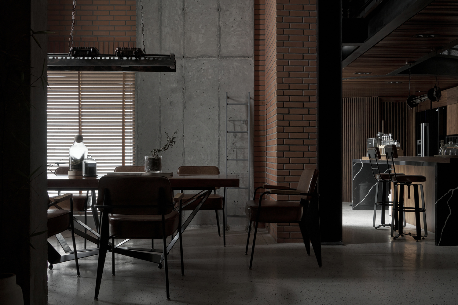 hình ảnh phòng bếp ăn trong căn hộ phong cách công nghiệp với tường gạch, bê tông, sắt thep hoen gỉ