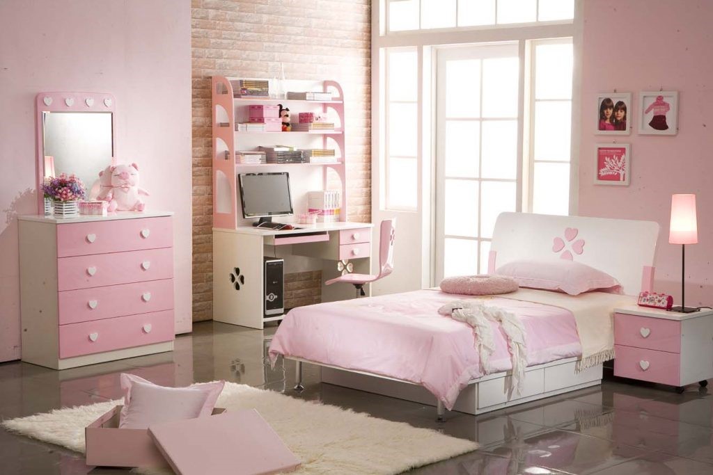 Nội thất phòng ngủ con gái được "đo ni đóng giày" nhằm tận dụng tối đa diện tích, mang lại sự tiện nghi, thoải mái cho người dùng.
