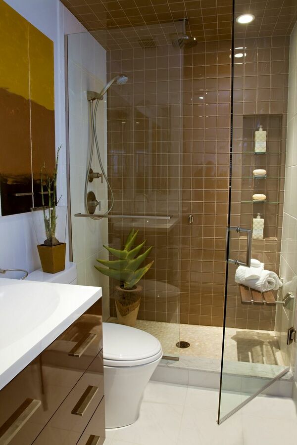 Phòng tắm - vệ sinh đầy đủ tiện ích hiện đại trong nhà ống 4 tầng 1 tum.