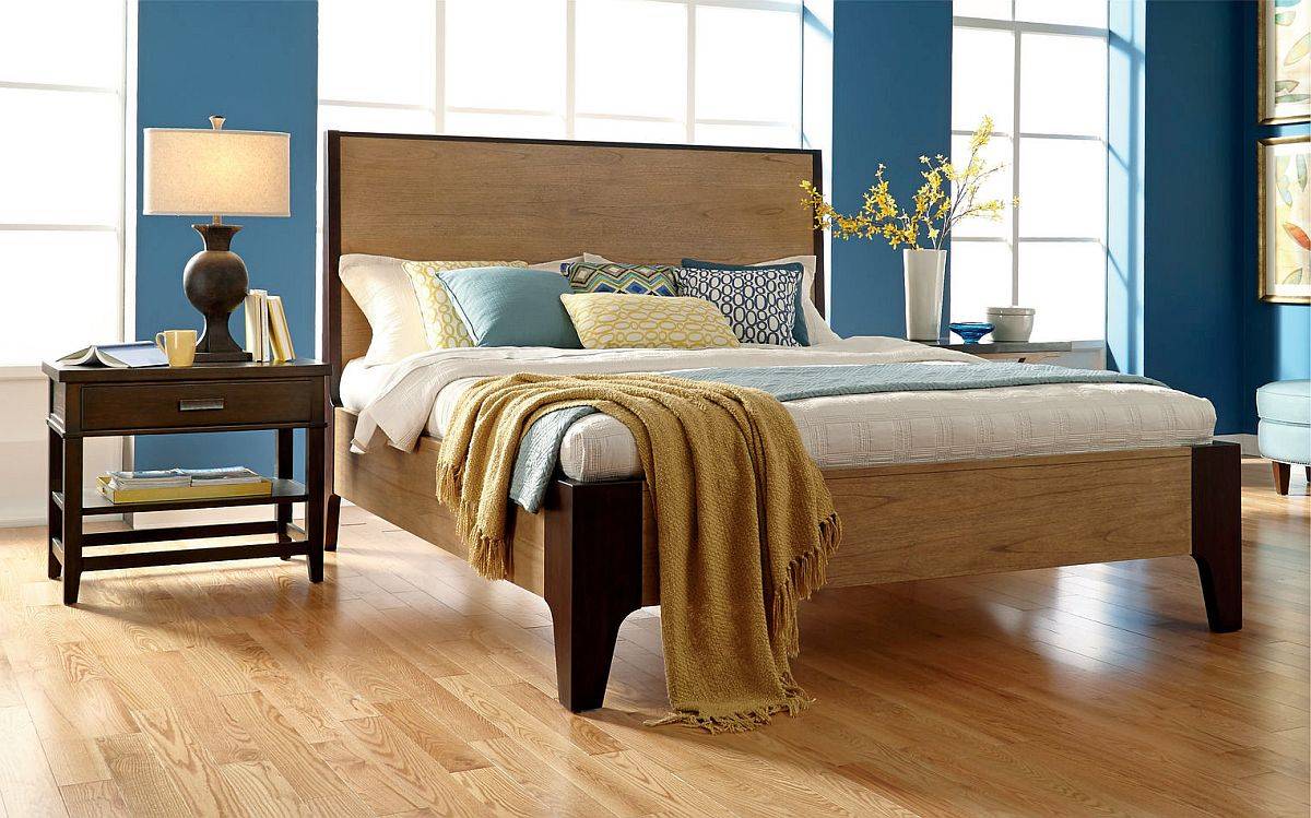 Tông màu trắng - xanh dương kết hợp cùng nội thất gỗ tối giản, hơi hướng Bắc Âu mang đến cho phòng ngủ vẻ nhẹ nhàng, thoáng mát.