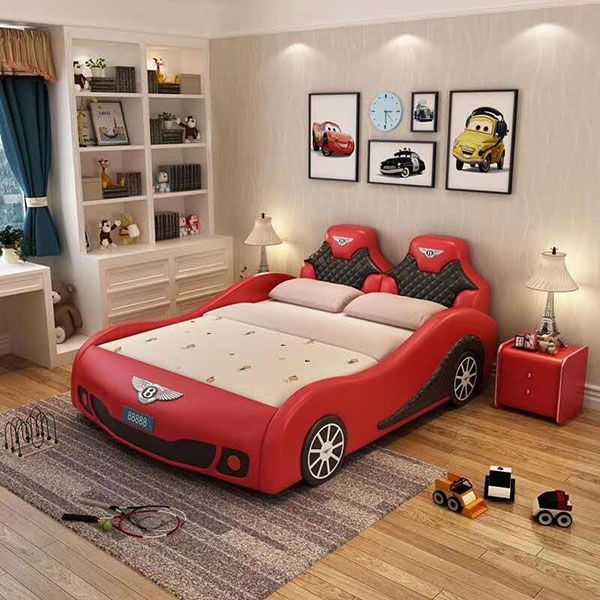 Hẳn các bé trai sẽ mê mệt thiết kế giường ngủ hình dáng ô tô màu đỏ vui nhộn này.
