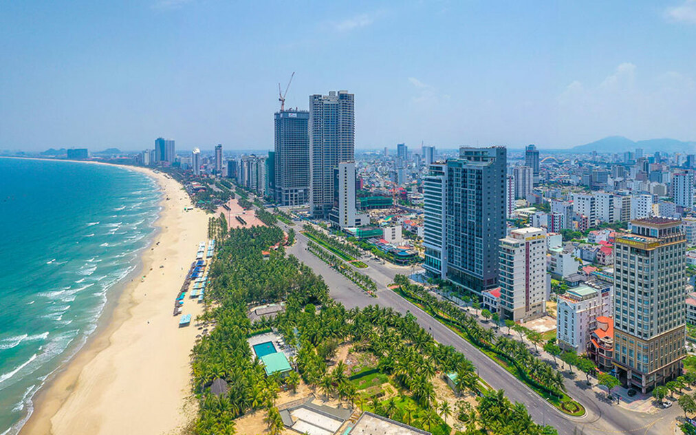 một góc TP. Đà Nẵng với các tòa nhà cao tầng cạnh biển