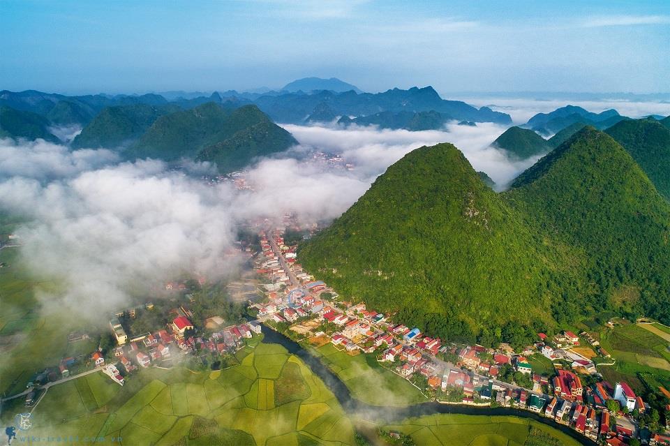 hình ảnh núi rừng Lạng Sơn với mây trắng bao phủ