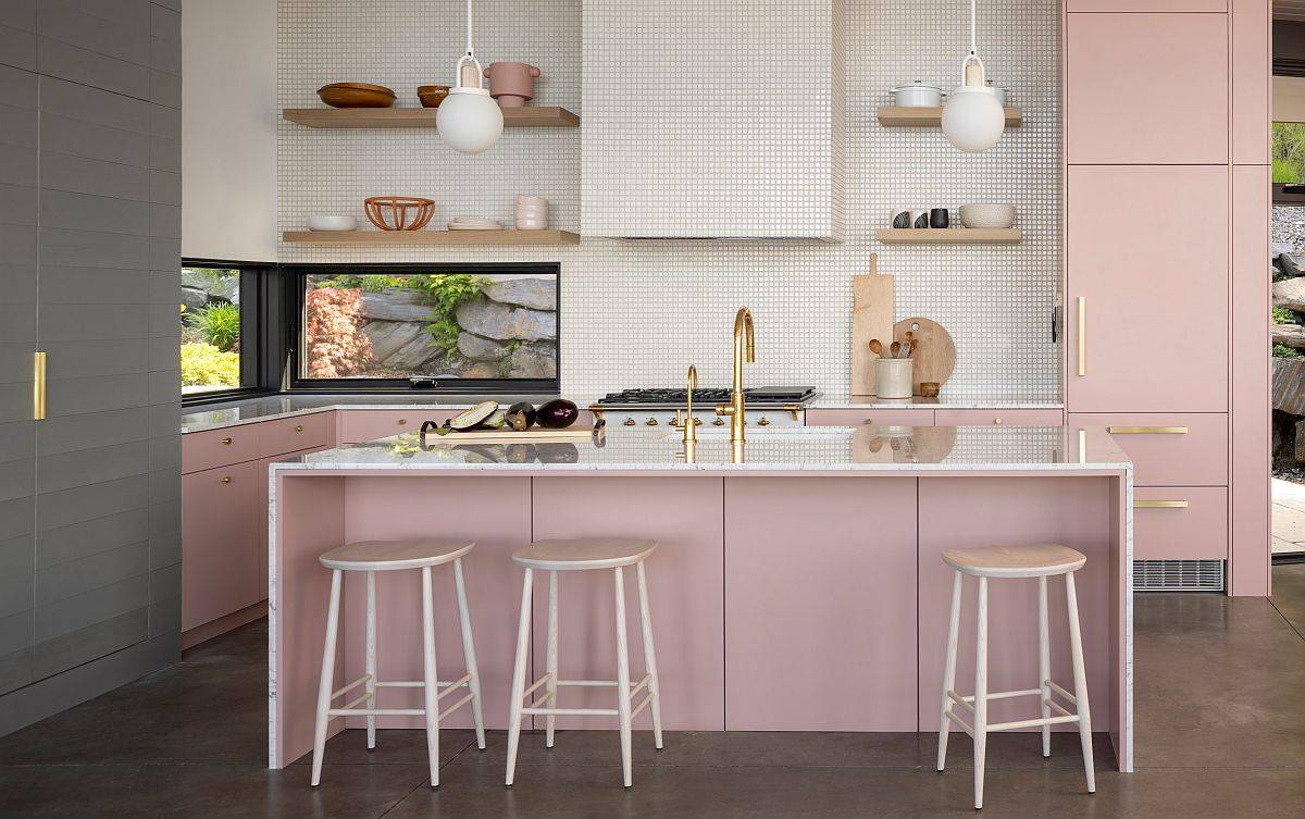 Phòng bếp cực quyến rũ với tông màu hồng paster nhẹ nhàng, nữ tính.