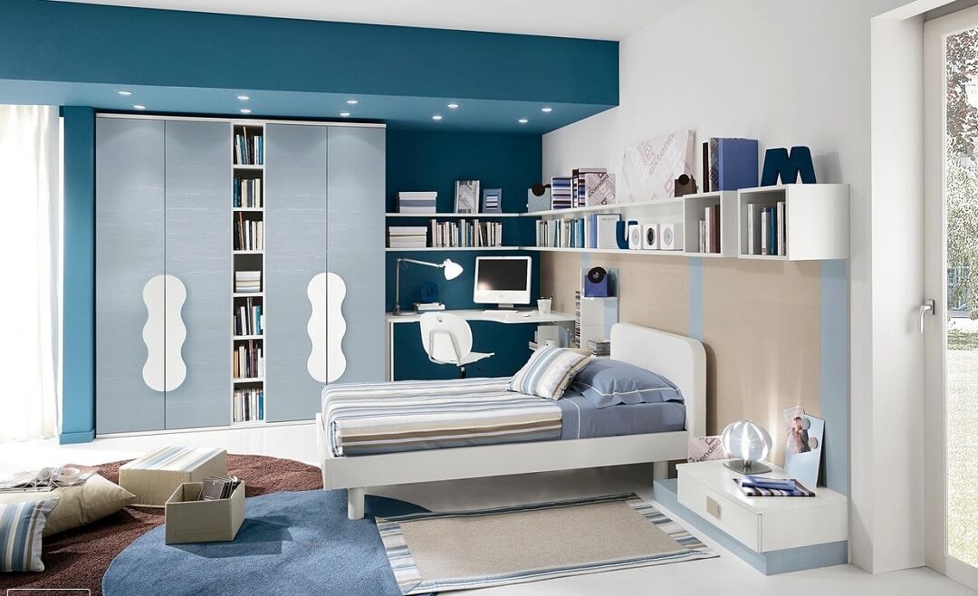 Không gian phòng ngủ trẻ trung, phong cách dành cho cậu con trai. Căn phòng được bài trí với bảng màu xanh lam nhẹ nhàng, thoáng mát.