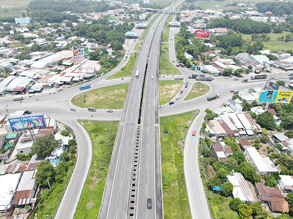 Nút giao giữa cao tốc TP.HCM - Long Thành - Dầu Giây với Quốc lộ 51 trên địa bàn huyện Long Thành, tỉnh Đồng Nai.