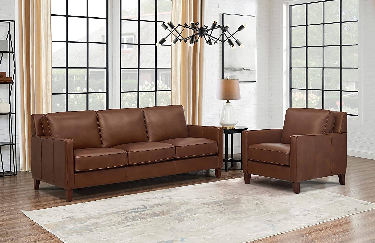 Sofa Ashby với đường nét "sạch sẽ" và thiết kế hợp lý, phù hợp với rất nhiều phong cách nội thất khác nhau. Loại sofa này hiện có nhiều màu sắc để bạn thỏa sức lựa chọn.
