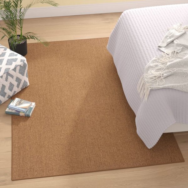 Với loại thảm chống bám bẩn, bạn có thể sử dụng nó cho cả không gian trong nhà lẫn ngoài trời. Thảm trải với bảng màu trung tính dễ dàng kết hợp với nhiều phong cách khác nhau.