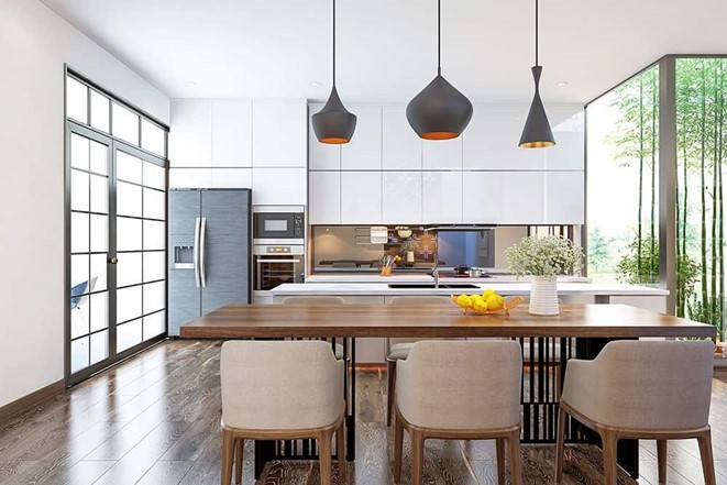 Phòng bếp được thiết kế với không gian mở mang lại nhiều ánh sáng và tầm nhìn đẹp.
