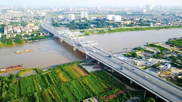 hình ảnh cầu bắc qua sông Hồng nối Hà Nội với Đông Anh