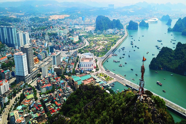 Hình ảnh một góc tỉnh Quảng Ninh nhìn từ trên cao