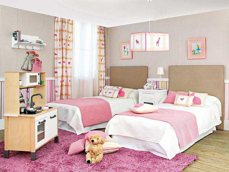 Phòng ngủ con gái sử dụng tông màu hồng đáng yêu và thân thiện. 