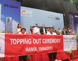 Indochina Plaza Hanoi tổ chức lễ cất nóc