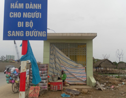 Hà Nội: Nhếch nhác đường hầm cho người đi bộ