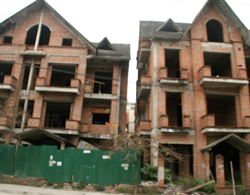 Bộ Xây dựng kiểm tra biệt thự bỏ hoang ở Hà Nội