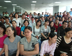Bốc thăm quyền mua nhà thu nhập thấp ở Sài Đồng