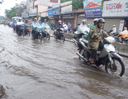 Hà Nội ngập nước sau trận mưa lớn