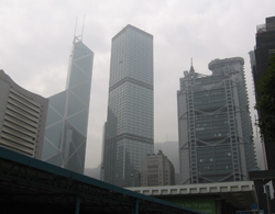 Hong Kong lo ngại về bong bóng tài sản