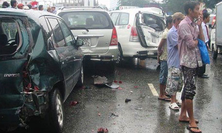 TPHCM: Lại thêm một vụ xe điên gây tai nạn liên hoàn