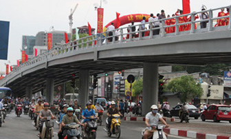 Ngày mai Hà Nội thông xe cầu vượt lắp ghép thứ ba