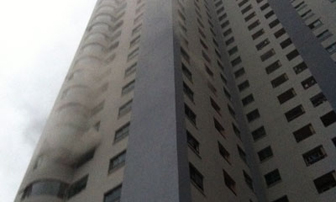Cháy chung cư 31 tầng, hàng trăm người dân hoảng loạn 