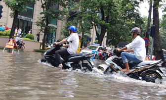 Hà Nội: Thấp thỏm nỗi lo mưa lớn