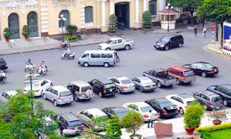 Hà Nội: Chung cư, khu đô thị mới “đói” chỗ để xe