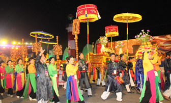 Quảng Ninh: Tưng bừng đêm hội sắc màu văn hóa Carnaval Hạ Long 2012