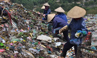 Nhọc nhằn sống trên “núi rác thải” lớn nhất Đà Nẵng