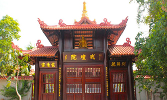 Giới đài Phật giáo được dát vàng ở Sài Thành