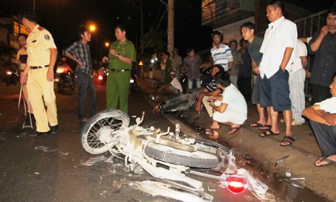 Xe ben gây tai nạn liên hoàn, 3 người thương vong